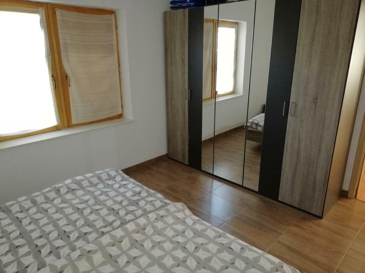 Kod Male Gospe Villa Tribunj  Bagian luar foto